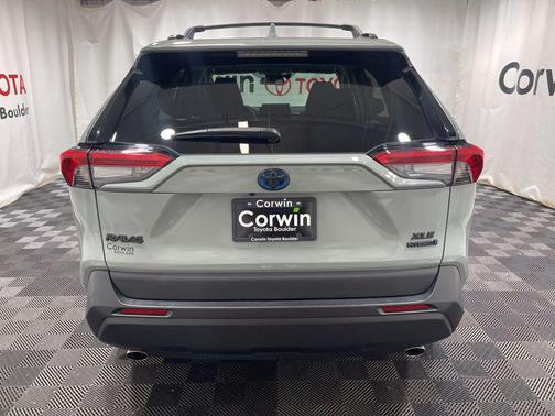 2021 Toyota RAV4 Hybrid XLE