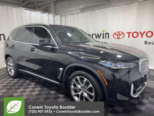 Black Sapphire Metallic 2025 BMW X5 xDrive40i