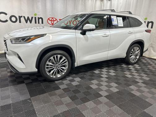 2024 Toyota Highlander Platinum