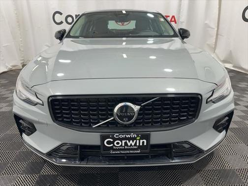2024 Volvo S60 B5 Plus Dark Theme