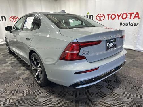 2024 Volvo S60 B5 Plus Dark Theme