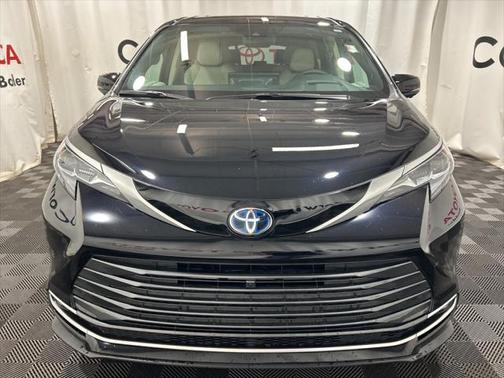 2025 Toyota Sienna Platinum 7 Passenger