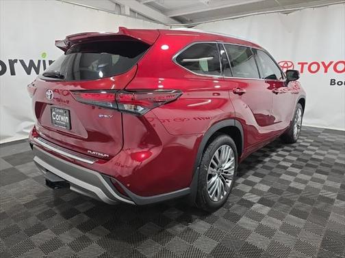 2025 Toyota Highlander Hybrid Platinum
