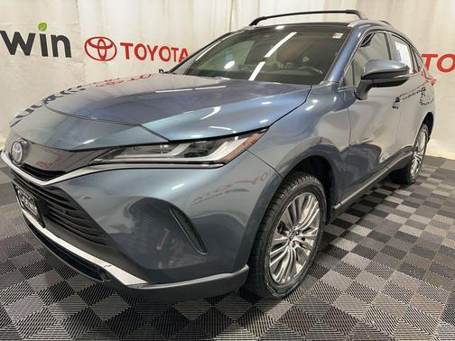 2022 Toyota Venza XLE