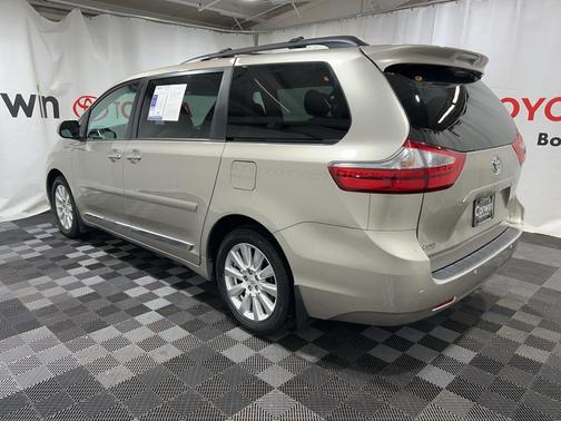 2017 Toyota Sienna XLE