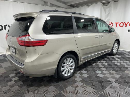 2017 Toyota Sienna XLE