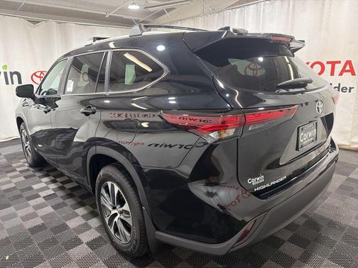 2026 Toyota Highlander Hybrid XLE
