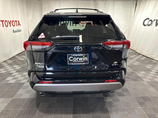 2025 Toyota RAV4 Hybrid SE