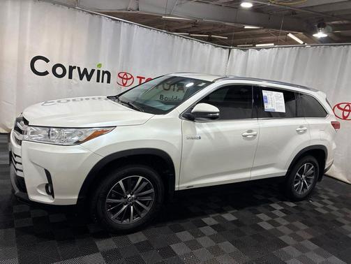 Blizzard Pearl 2019 Toyota Highlander Hybrid XLE