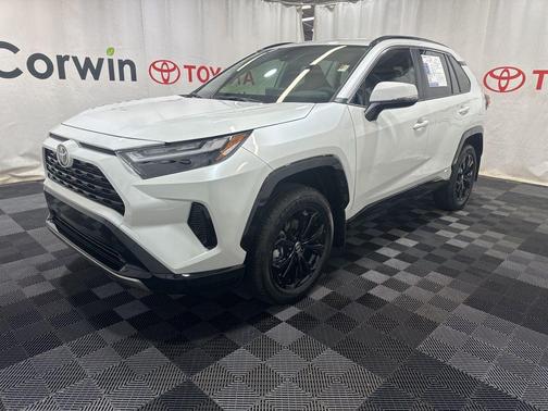 2025 Toyota RAV4 Hybrid SE