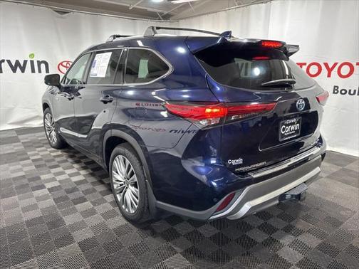 2021 Toyota Highlander Hybrid Platinum
