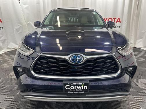 2021 Toyota Highlander Hybrid Platinum