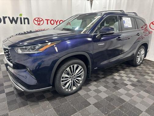 2021 Toyota Highlander Hybrid Platinum