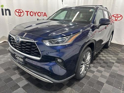 2021 Toyota Highlander Hybrid Platinum