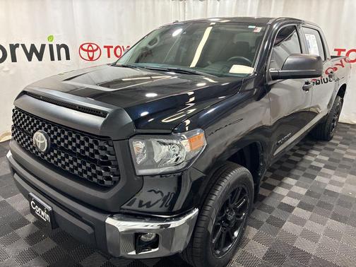 Midnight Black Metallic 2018 Toyota Tundra SR5