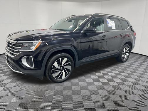 Deep Black Pearl 2025 Volkswagen Atlas 2.0T SE w/Technology 4MOTION