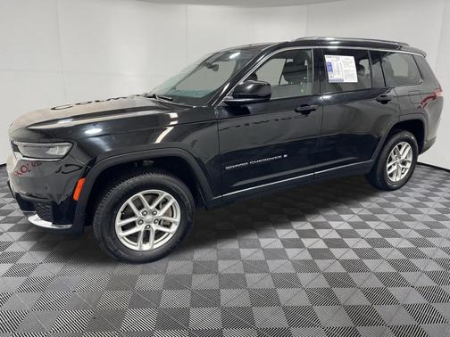 Diamond Black Crystal Pearlcoat 2023 Jeep Grand Cherokee L Laredo