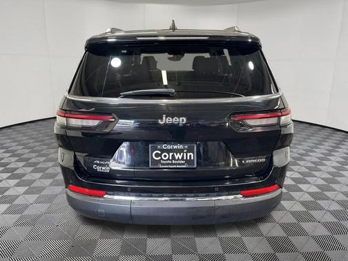 Diamond Black Crystal Pearlcoat 2023 Jeep Grand Cherokee L Laredo