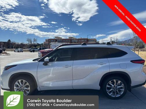 2022 Toyota Highlander Hybrid Limited