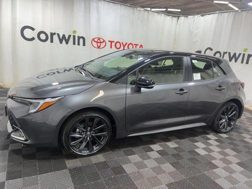 Magnetic Gray Metallic/Midnight Black Metallic 2026 Toyota Corolla XSE