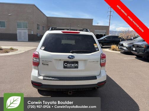 Satin White Pearl 2014 Subaru Forester 2.5i Premium