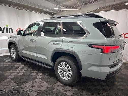 2025 Toyota Sequoia SR5