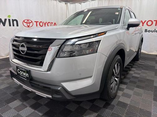 Brilliant Silver Metallic 2025 Nissan Pathfinder SL 4WD