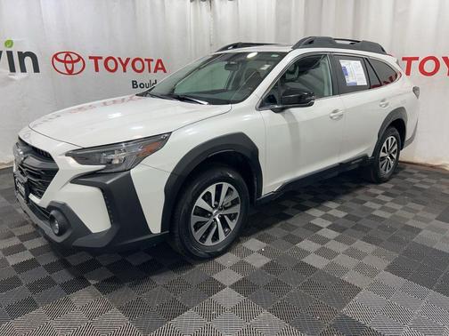 Crystal White Pearl 2025 Subaru Outback Premium