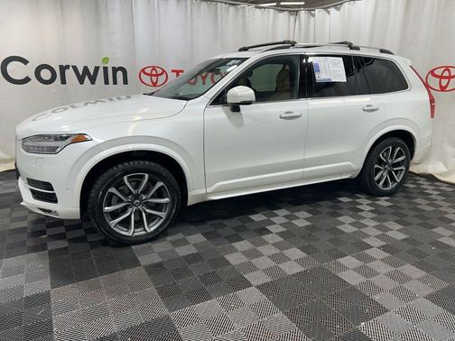 2018 Volvo XC90 T6 Momentum