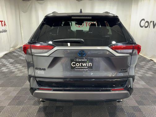 2021 Toyota RAV4 Hybrid SE