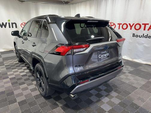 2021 Toyota RAV4 Hybrid SE