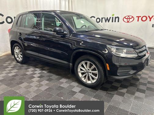Deep Black Pearl 2014 Volkswagen Tiguan 4MOTION Auto SE