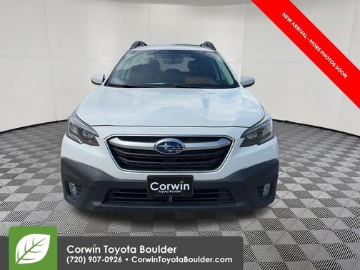 Crystal White Pearl 2021 Subaru Outback Premium