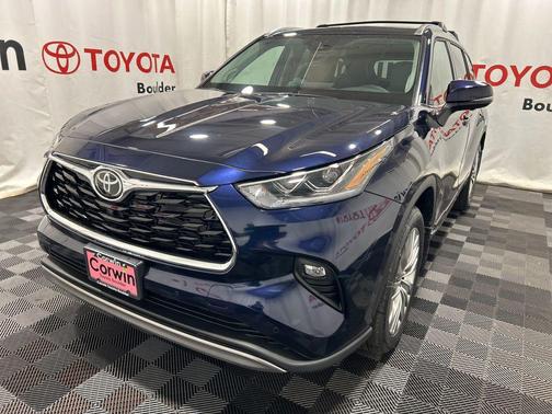 2025 Toyota Highlander Hybrid Platinum