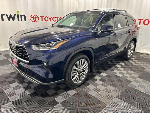 2025 Toyota Highlander Hybrid Platinum