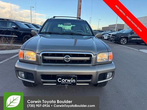 2004 Nissan Pathfinder LE Platinum