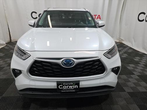 2022 Toyota Highlander Hybrid XLE