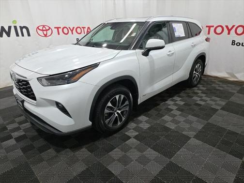 2022 Toyota Highlander Hybrid XLE