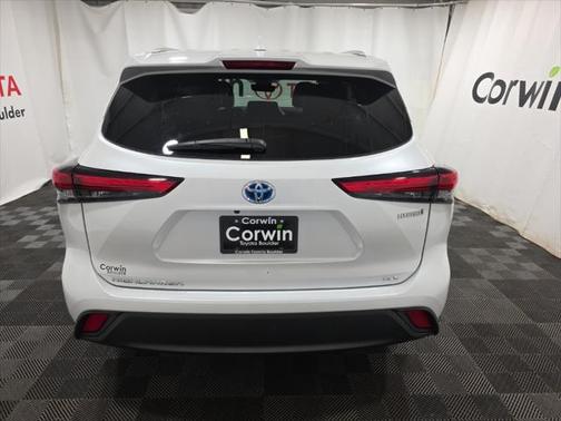 2022 Toyota Highlander Hybrid XLE