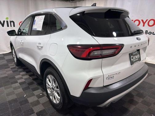 Oxford White 2024 Ford Escape Active