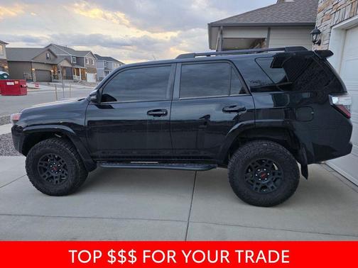 Midnight Black Metallic 2022 Toyota 4Runner TRD Off Road Premium