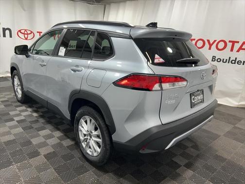 2025 Toyota Corolla Cross LE