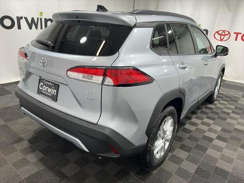 2025 Toyota Corolla Cross LE