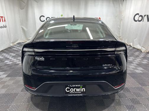 2025 Toyota Prius Plug-In Hybrid SE