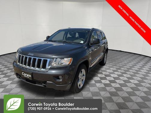 Dark Charcoal Pearlcoat 2011 Jeep Grand Cherokee Laredo