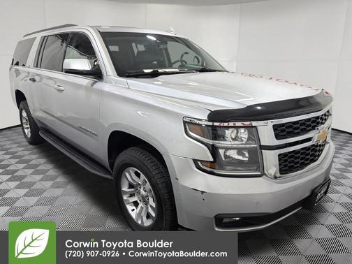Silver Ice Metallic 2019 Chevrolet Suburban LT