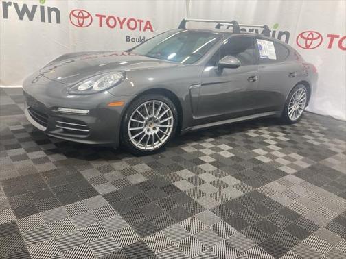 2016 Porsche Panamera 4 Edition
