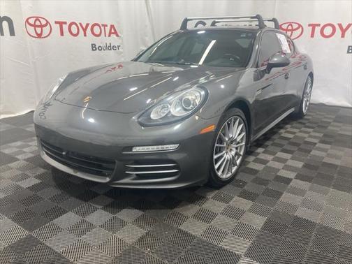 2016 Porsche Panamera 4 Edition