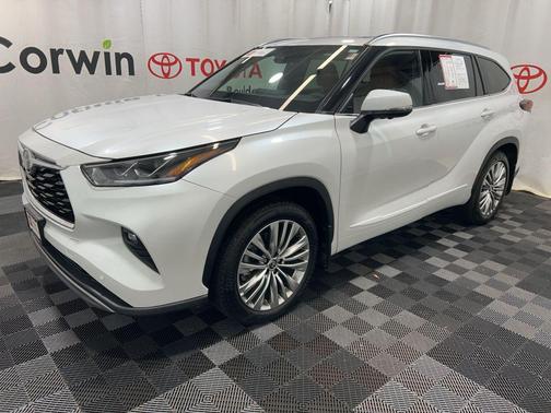 2025 Toyota Highlander Platinum