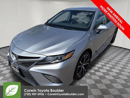 Celestial Silver Metallic 2019 Toyota Camry SE
